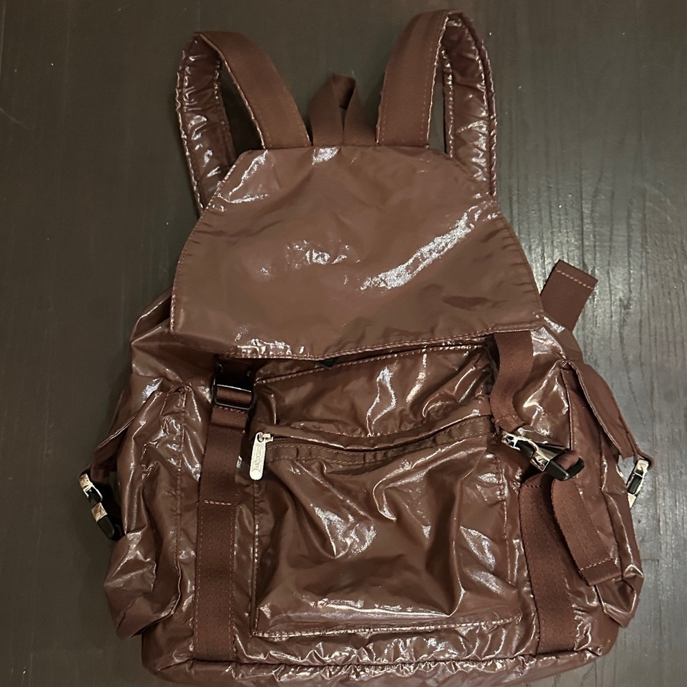 LESPORTSAC GLOSSY BACKPACK